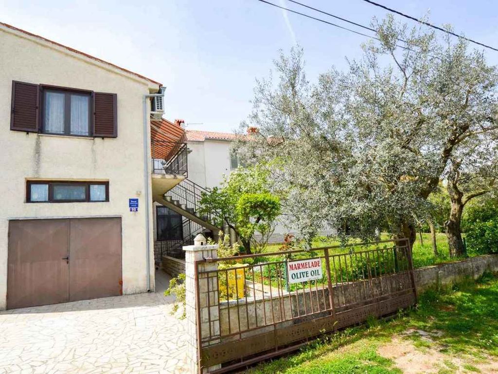 Ferienwohnung mit Klimaanlage und Balkon
