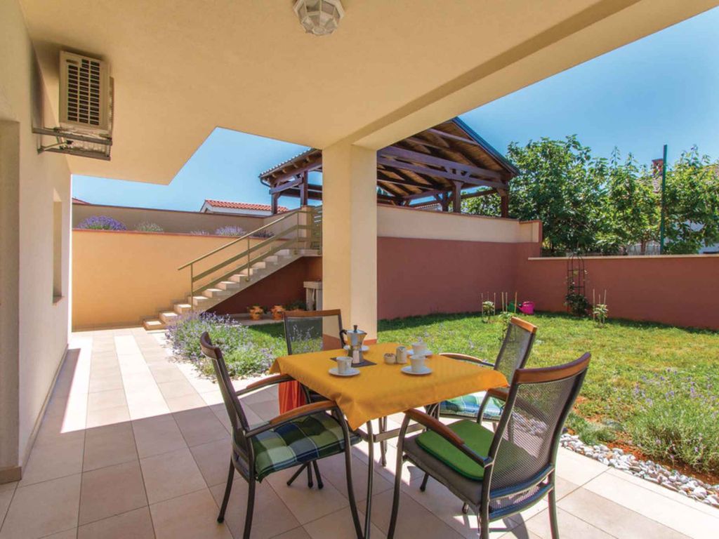 Ferienwohnung mit Klimaanlage und Balkon