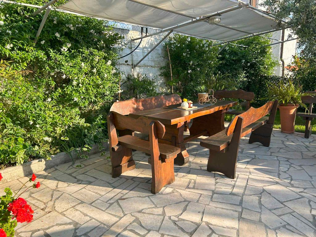 Ferienwohnung mit Klimaanlage und Pool