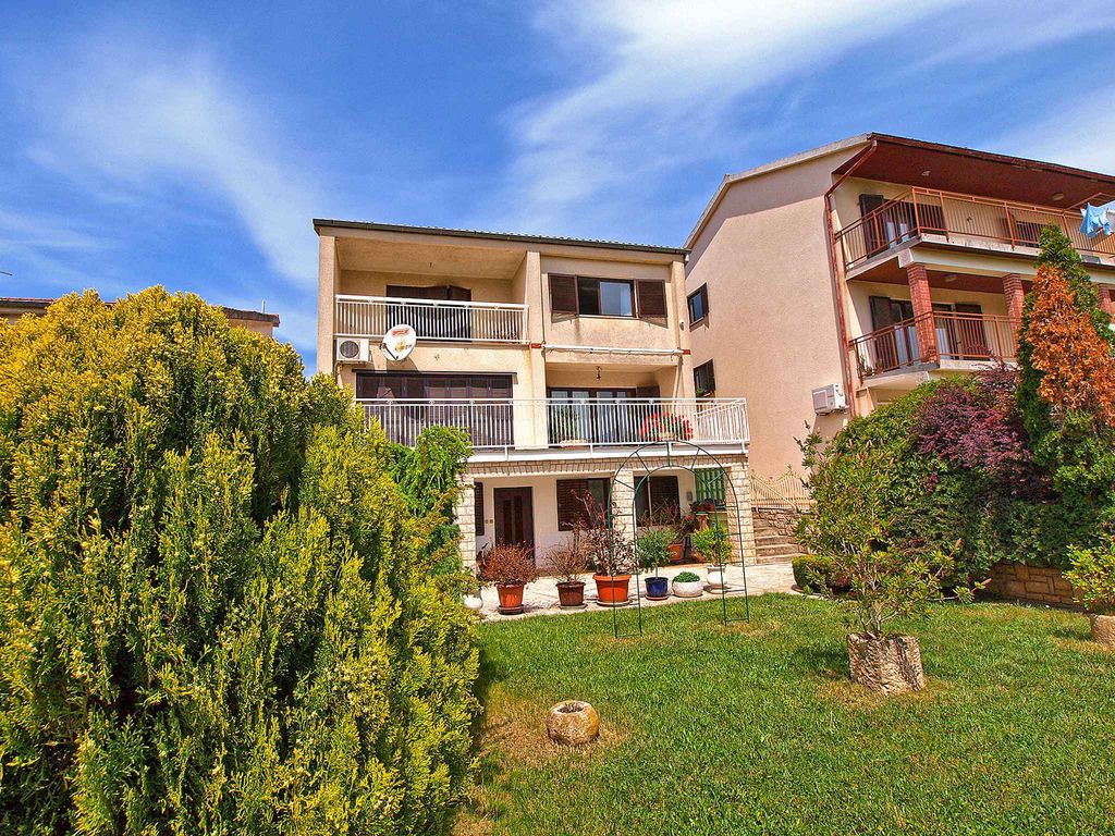Ferienwohnung mit Terrasse und Grill
