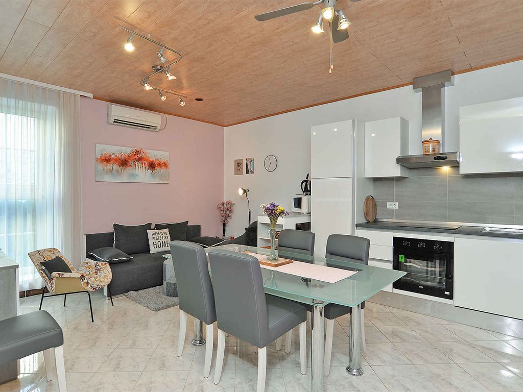 Ferienwohnung mit Klimaanlage und Grillplatz