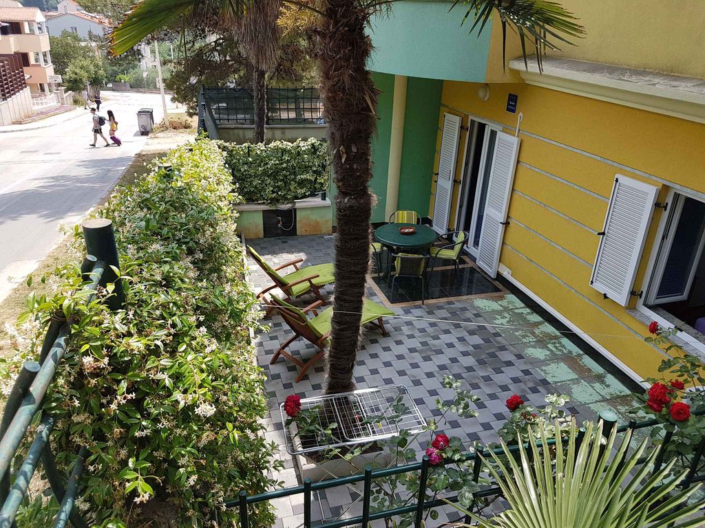 Ferienwohnung mit Klimaanlage und privater Terrasse
