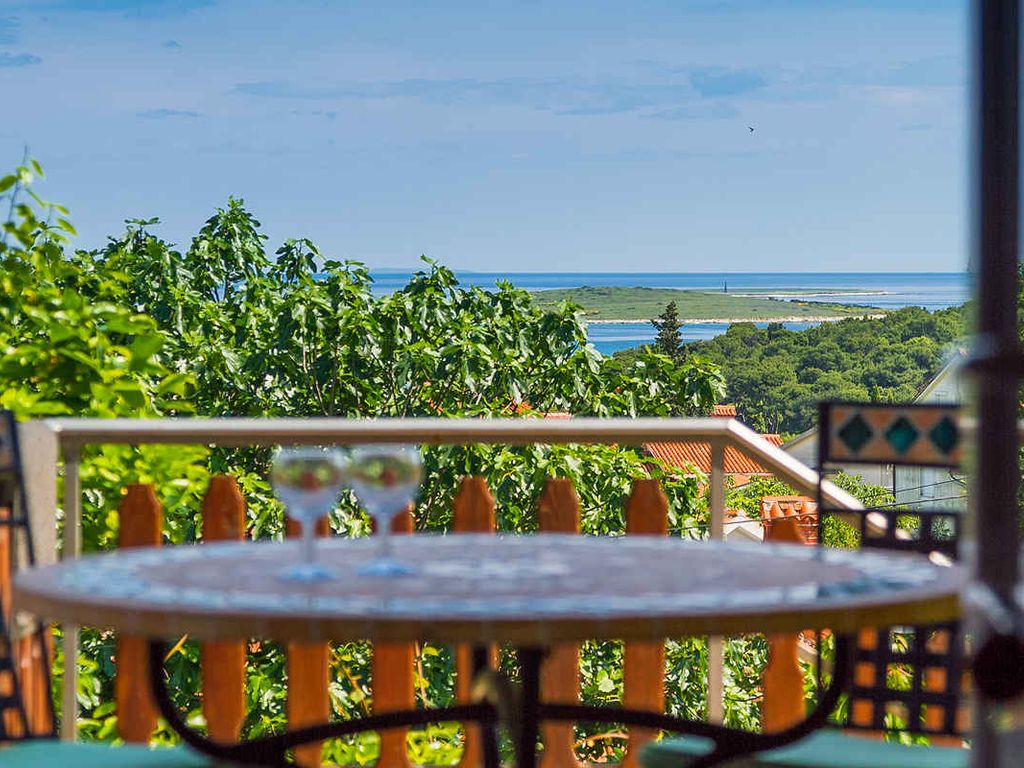 Ferienwohnung mit Balkon und Klimaanlage