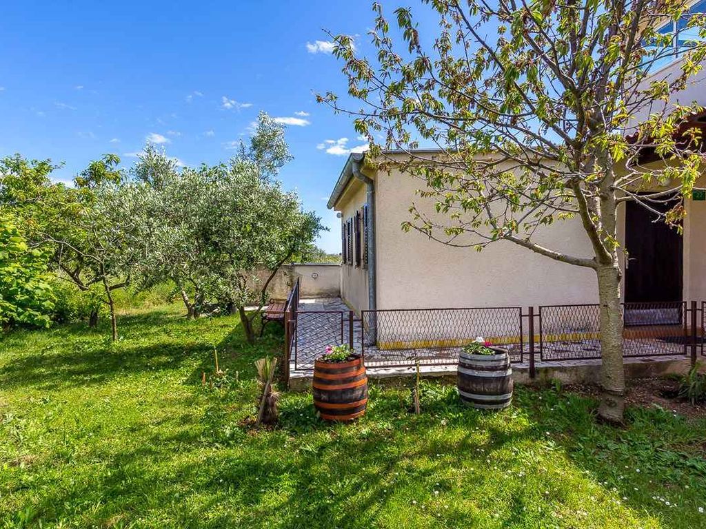 Ferienhaus mit Klimaanlage und Garten