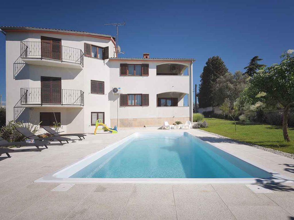 FerienWohnung mit Klimaanlage und Pool