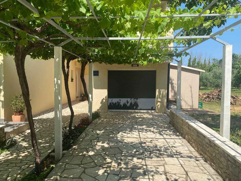 Ferienwohnung mit Balkon und Klimaanlage
