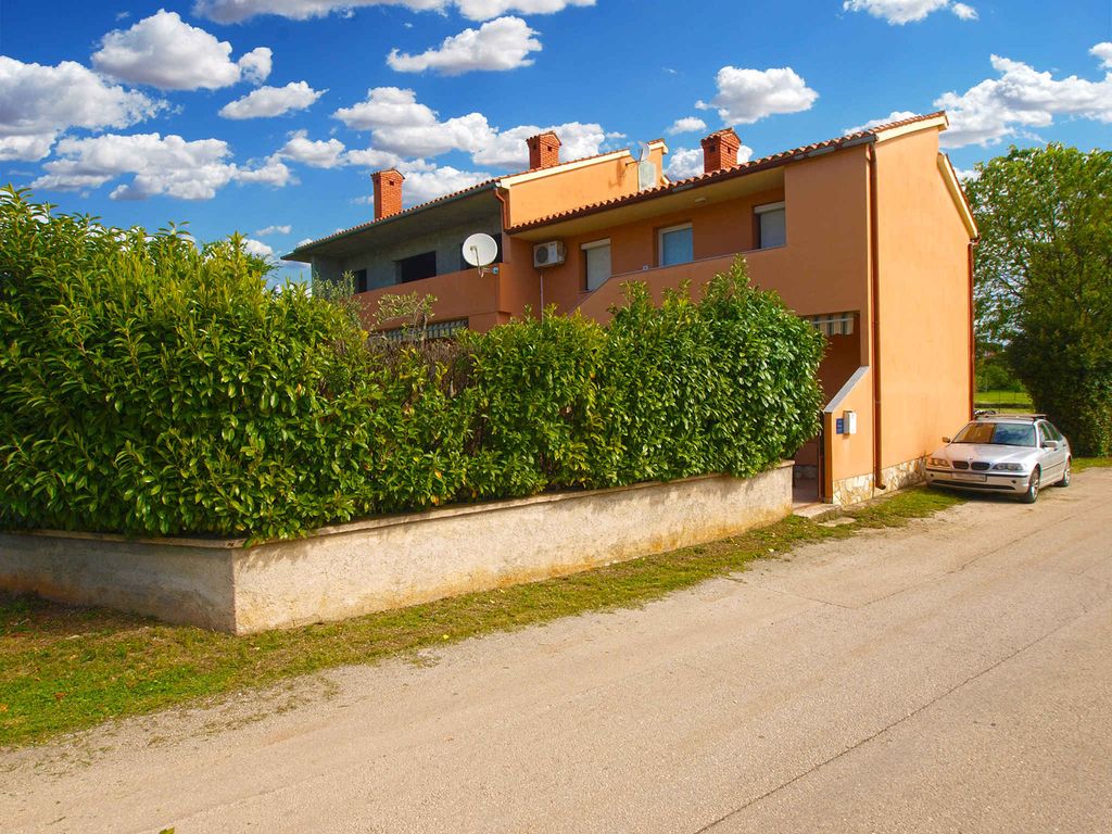 Ferienwohnung mit Klimaanlage und Balkon