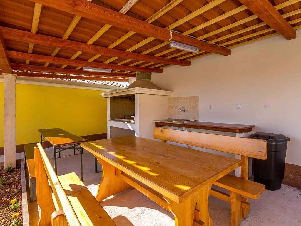 Ferienhaus mit Pool und Klimaanlage