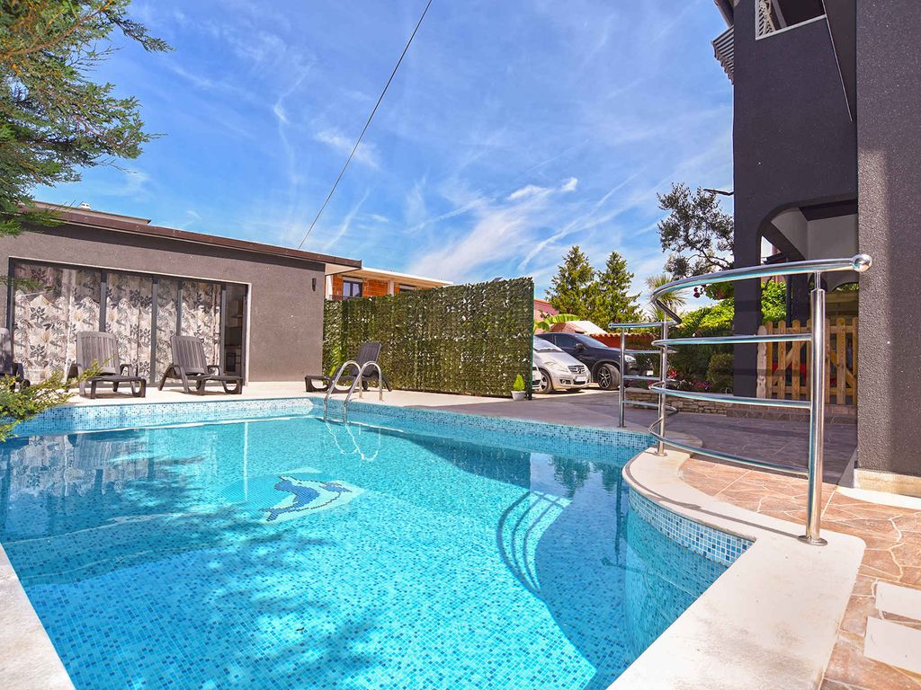 Ferienwohnung mit Klimaanlage, Pool