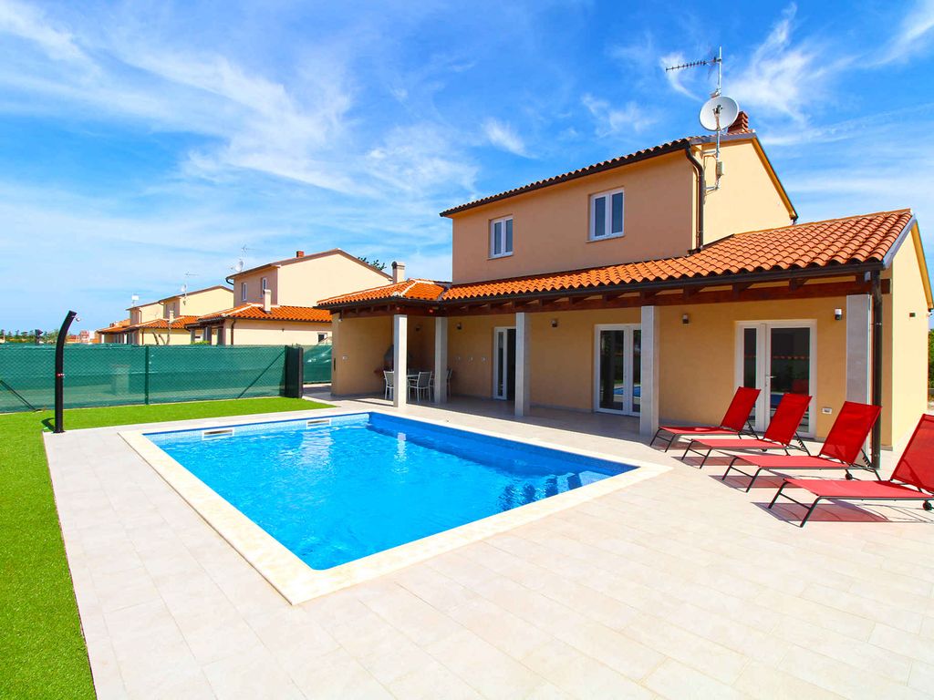 Ferienhaus mit Klimaanlage und Pool