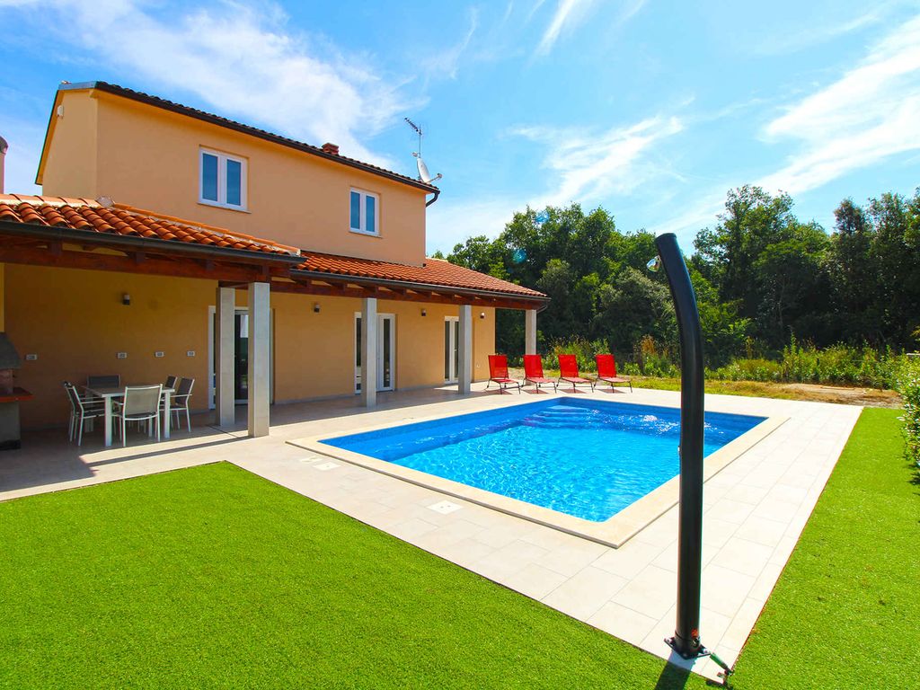 Ferienhaus mit Klimaanlage und Pool