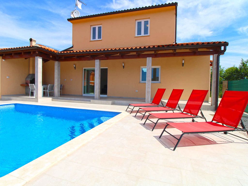 Ferienhaus mit Klimaanlage und Pool