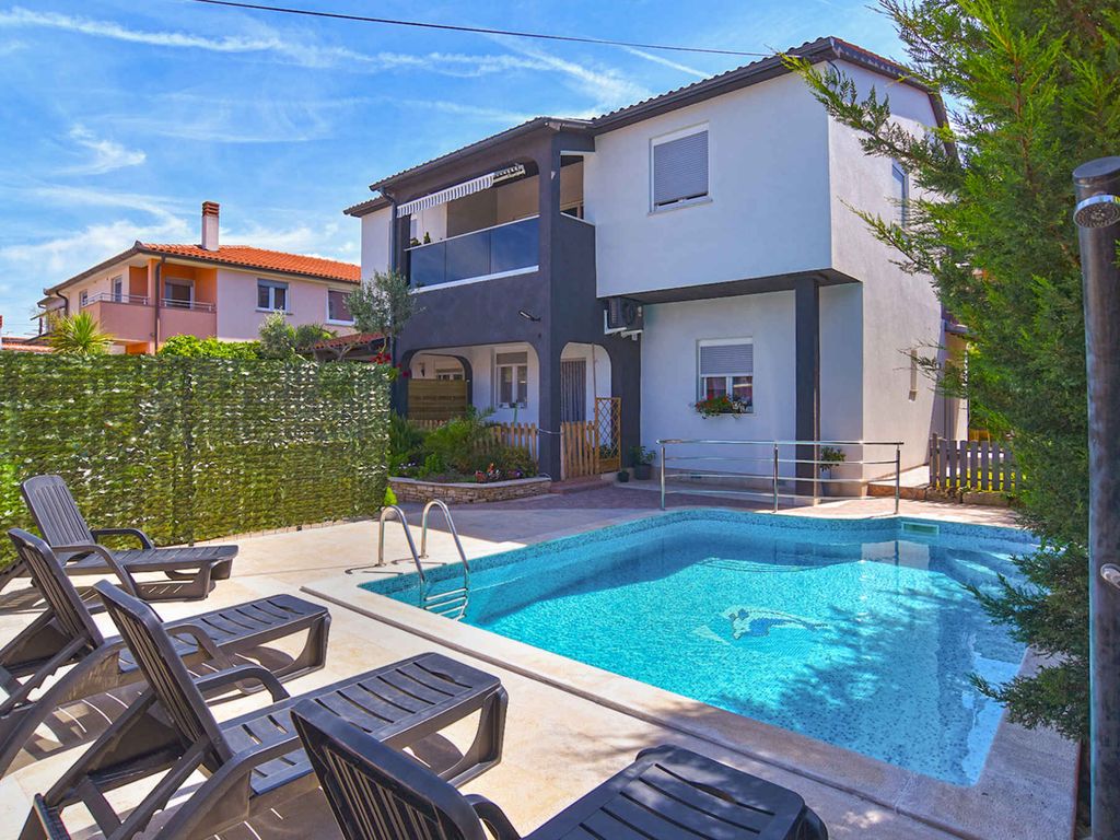 Studio mit Klimaanlage und Pool