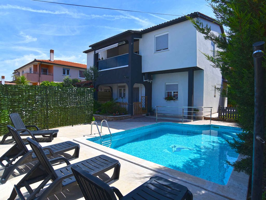 Studio mit Klimaanlage und Pool