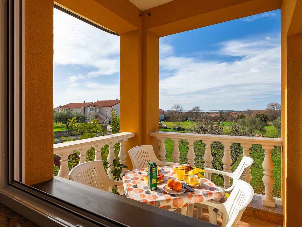 Ferienwohnung mit Klimaanlage und Balkon