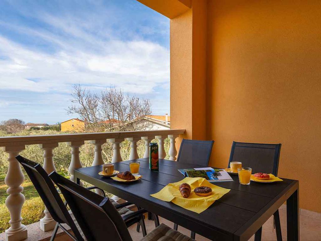 Ferienwohnung mit Klimaanlage und Balkon