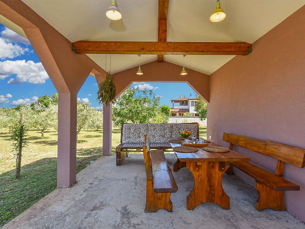 Ferienwohnung mit gemütlicher Terrasse und Garten