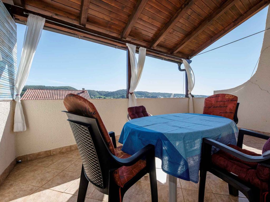 Apartment nur 500 Meter vom Meer entfernt - Inseln Rab