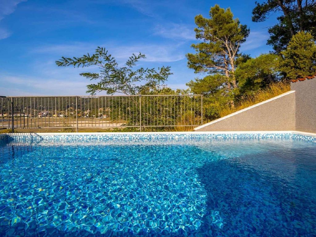 Ferienwohnung mit Klimaanlage und Pool