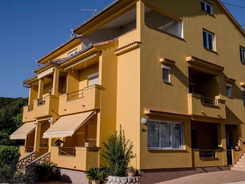 Ferienwohnung mit Klimaanlage und Balkon