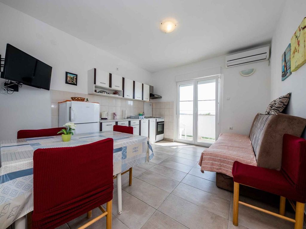 Apartment mit zwei Schlafzimmern und einem Balkon mit Meerblick für 4-5 Personen