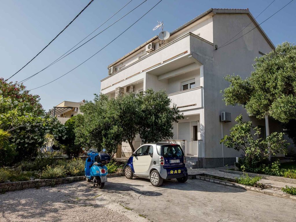 Apartment mit einem Dreibettzimmer und einem Balkon mit Meerblick für 3-4 Personen