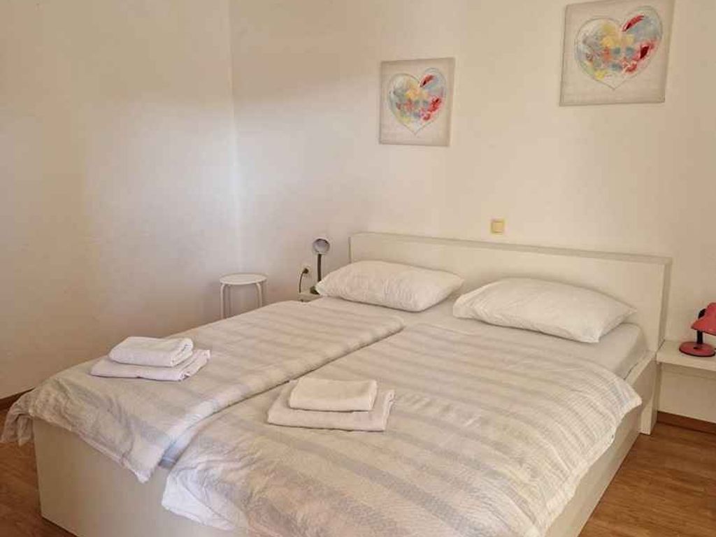 Ferienwohnung mit Klimaanlage und Balkon
