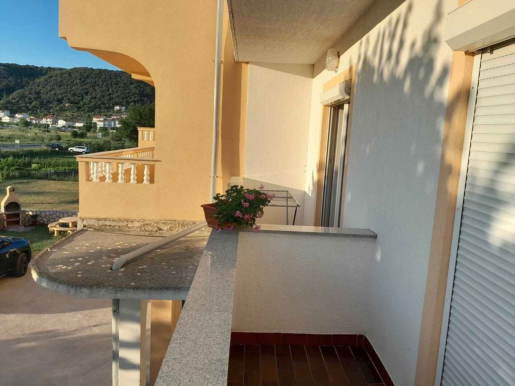 Ferienwohnung mit Klimaanlage und Terrasse