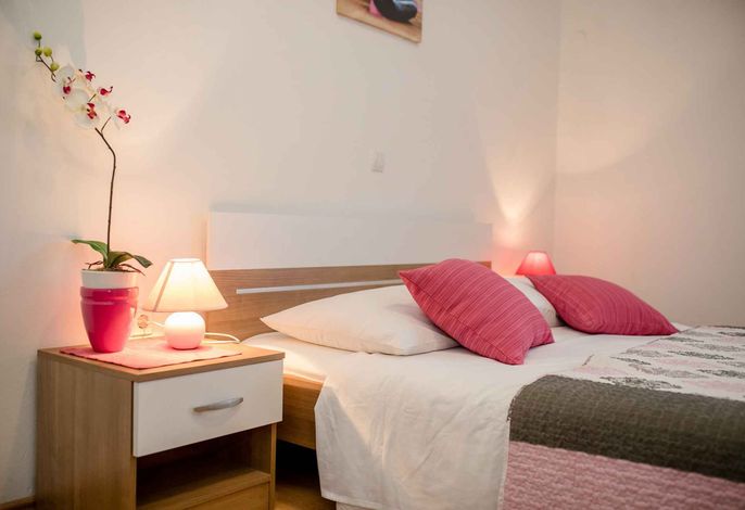 Schöne Wohnung mit einem Schlafzimmer auf der Insel Rab