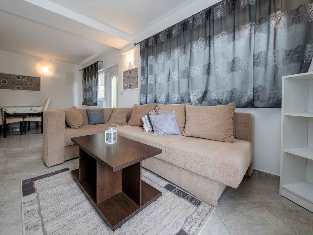 Ferienwohnung mit Terrasse und Meerblick