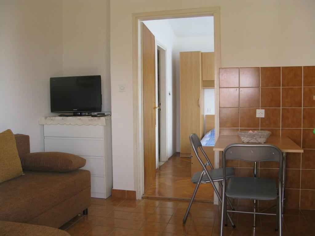 Schönes Apartment auf der Insel Rab, nur 100 m vom Strand!
