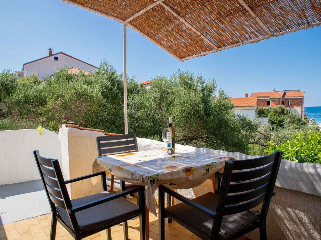 Schönes Apartment auf der Insel Rab, nur 100 m vom Strand!