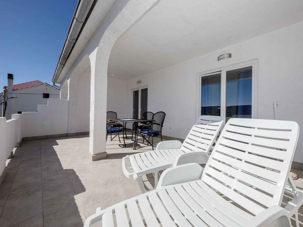 Ferienwohnung mit Klimaanlage und Meerblick