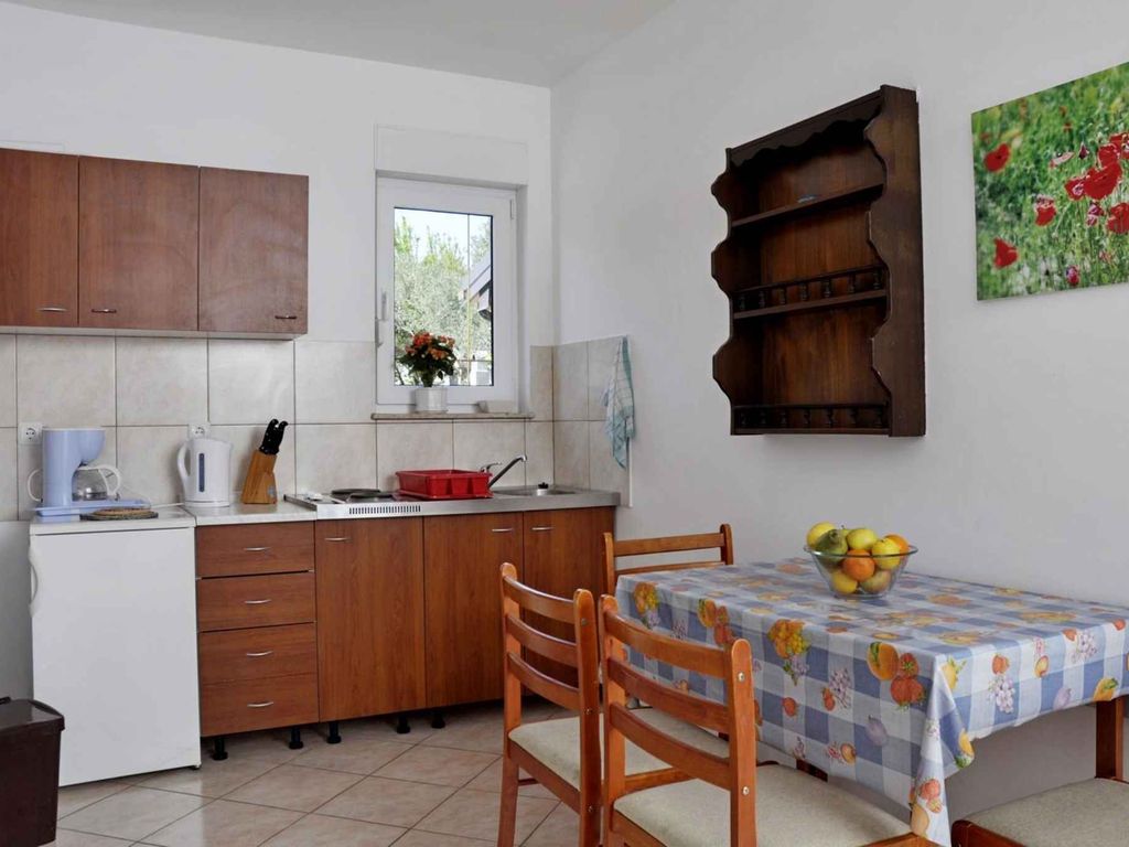 Komfortables Apartment mit 1 Schlafzimmer, mit überdachter Terrasse und Meerblick, 200 m vom Strand entfernt