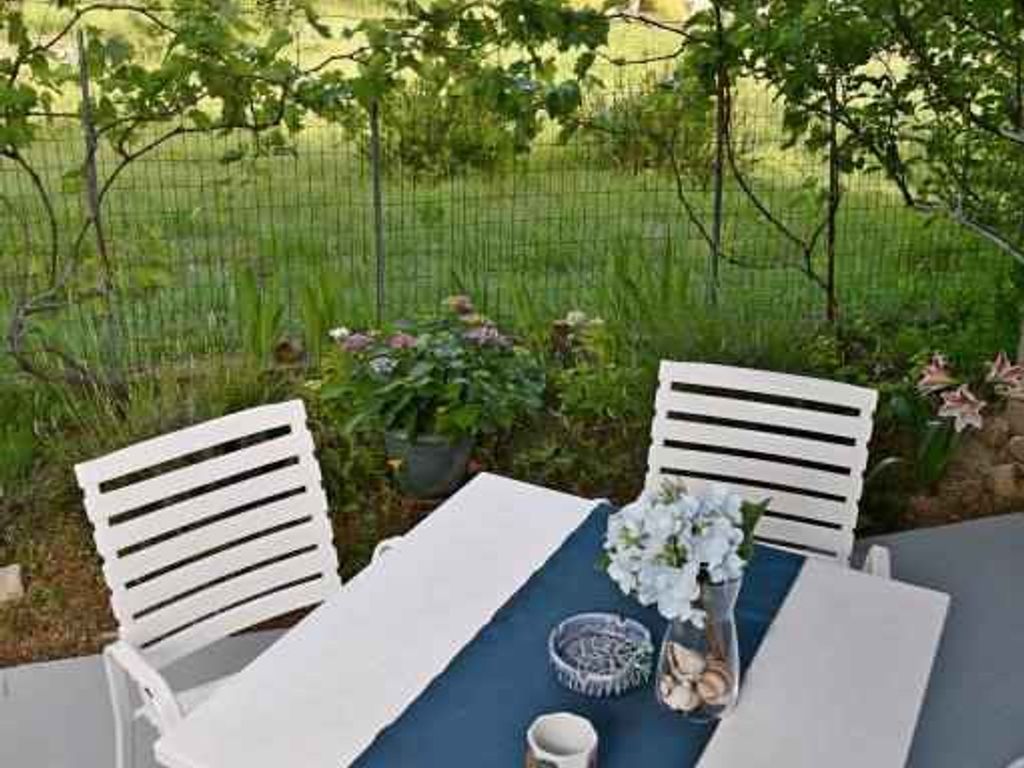 Komfortables Apartment mit 1 Schlafzimmer, Terrasse und Meerblick, 200 m vom Strand entfernt