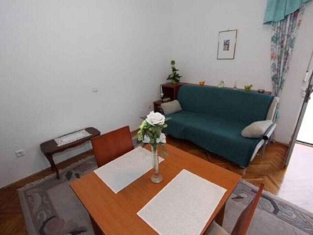 Ferienwohnung mit Klimaanlage und Balkon