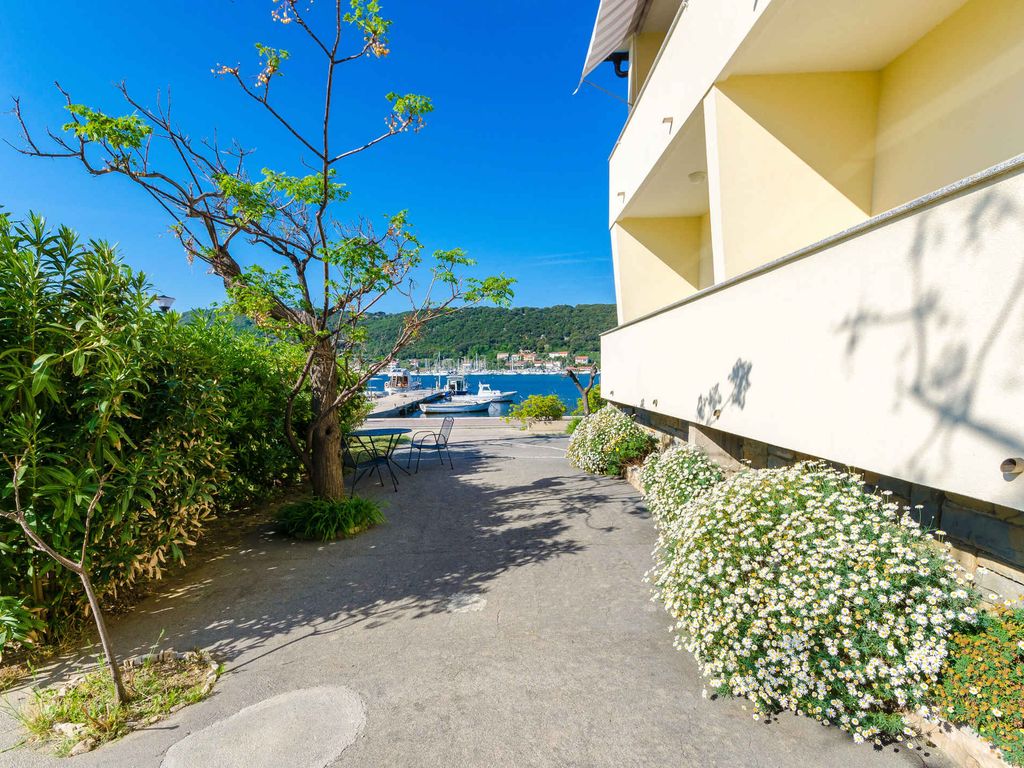 Ferienwohnung mit Balkon und Meerblick