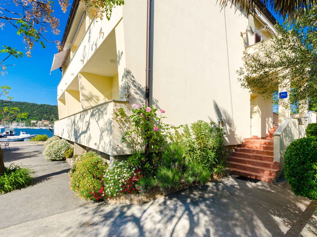 Ferienwohnung mit Balkon und Meerblick