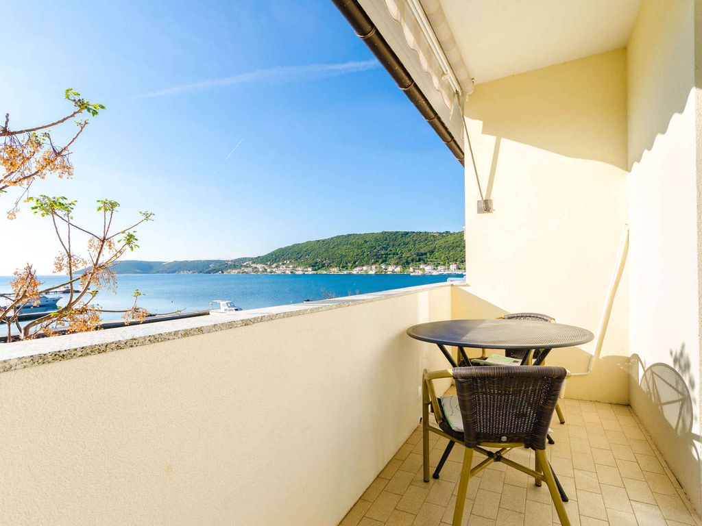 Ferienwohnung mit Balkon und Meerblick