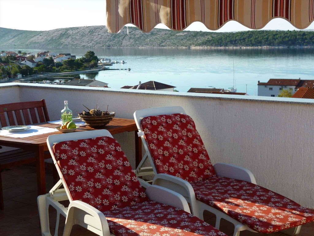 Ferienwohnung mit Terrasse und Klimaanlage