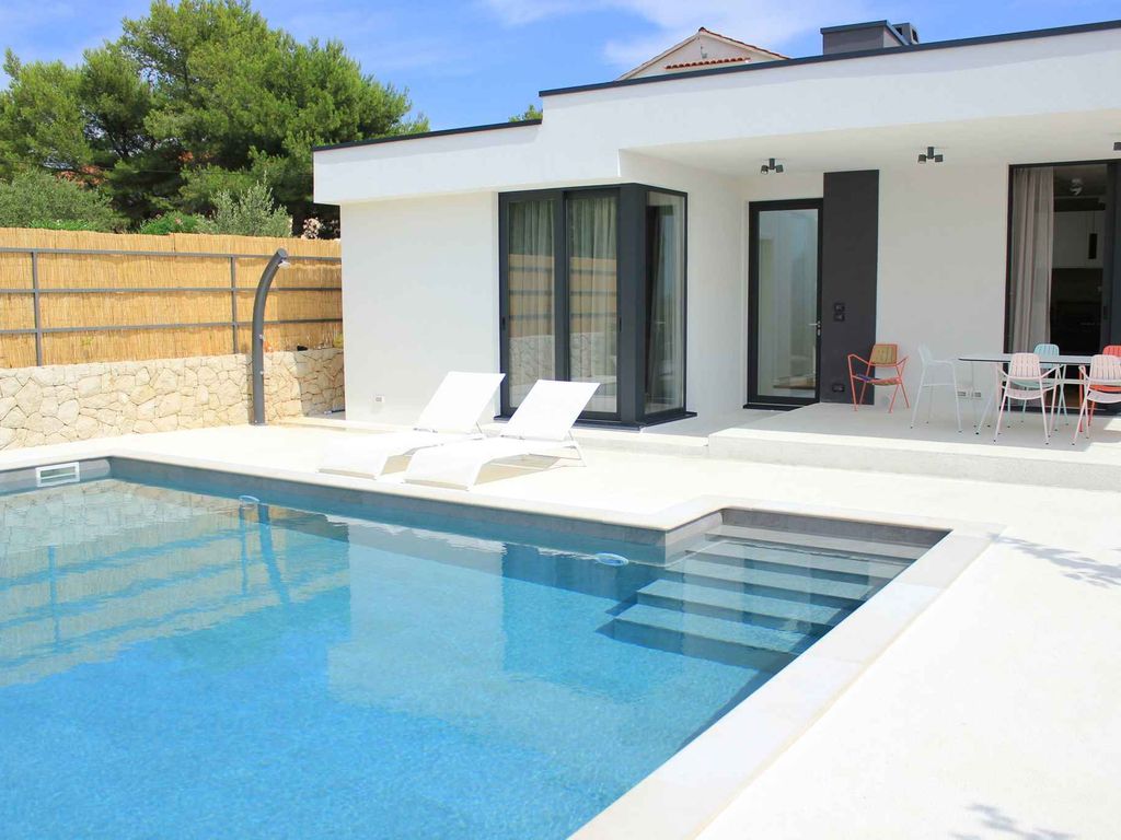 Ferienhaus mit Klimaanlage und Pool