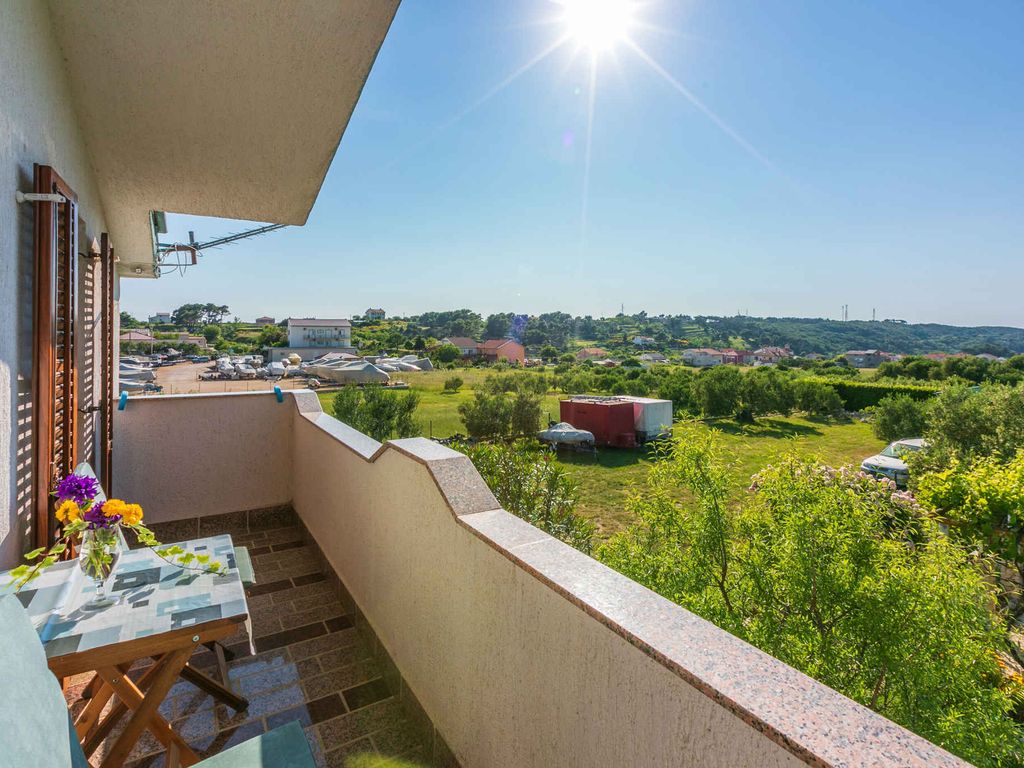 Ferienwohnung mit Klimaanlage und Balkon