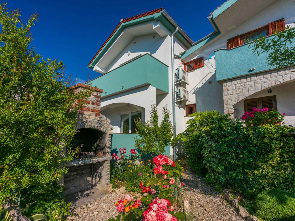 Ferienwohnung mit Klimaanlage und Balkon