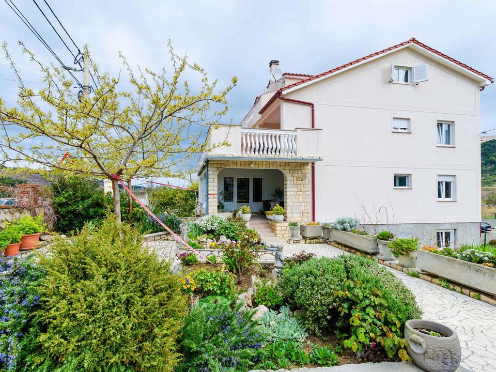 Ferienwohnung mit Klimaanlage und Balkon in Rab