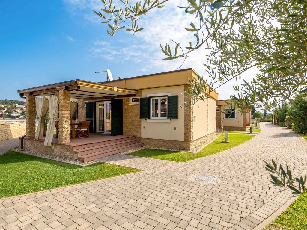Ferienhaus mit Pool und Klimaanlage