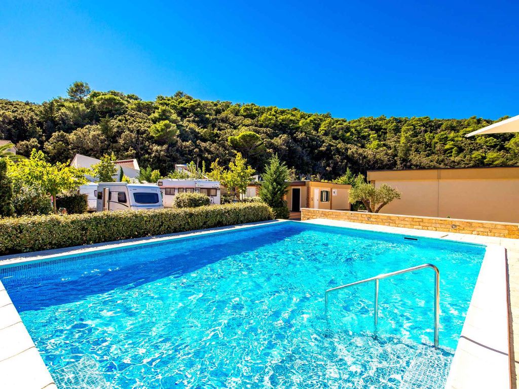 Ferienhaus mit Pool und Klimaanlage