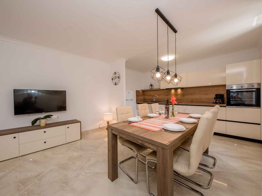 Ferienwohnung mit Meerblick und Klimaanlage
