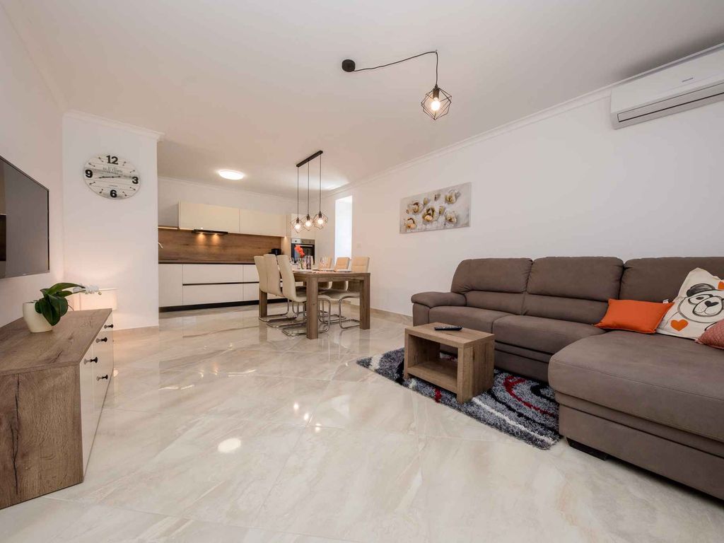 Ferienwohnung mit Meerblick und Klimaanlage