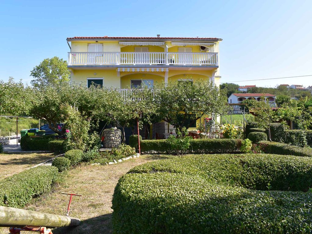 Ferienwohnung mit Grill und Kinderspielplatz