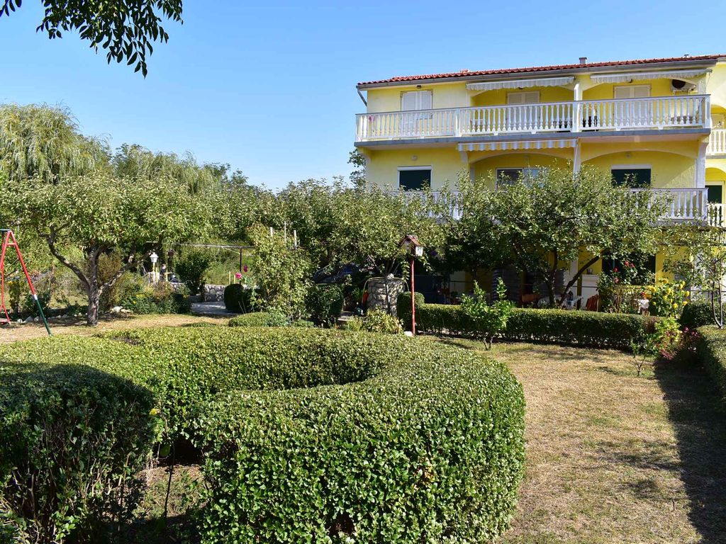 Ferienwohnung mit Grill und Kinderspielplatz
